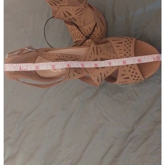 NWOT Golden Tan Cutout Platform Heels By Delicious Shoes Women's Size 7.5 - Picture 6 of 10